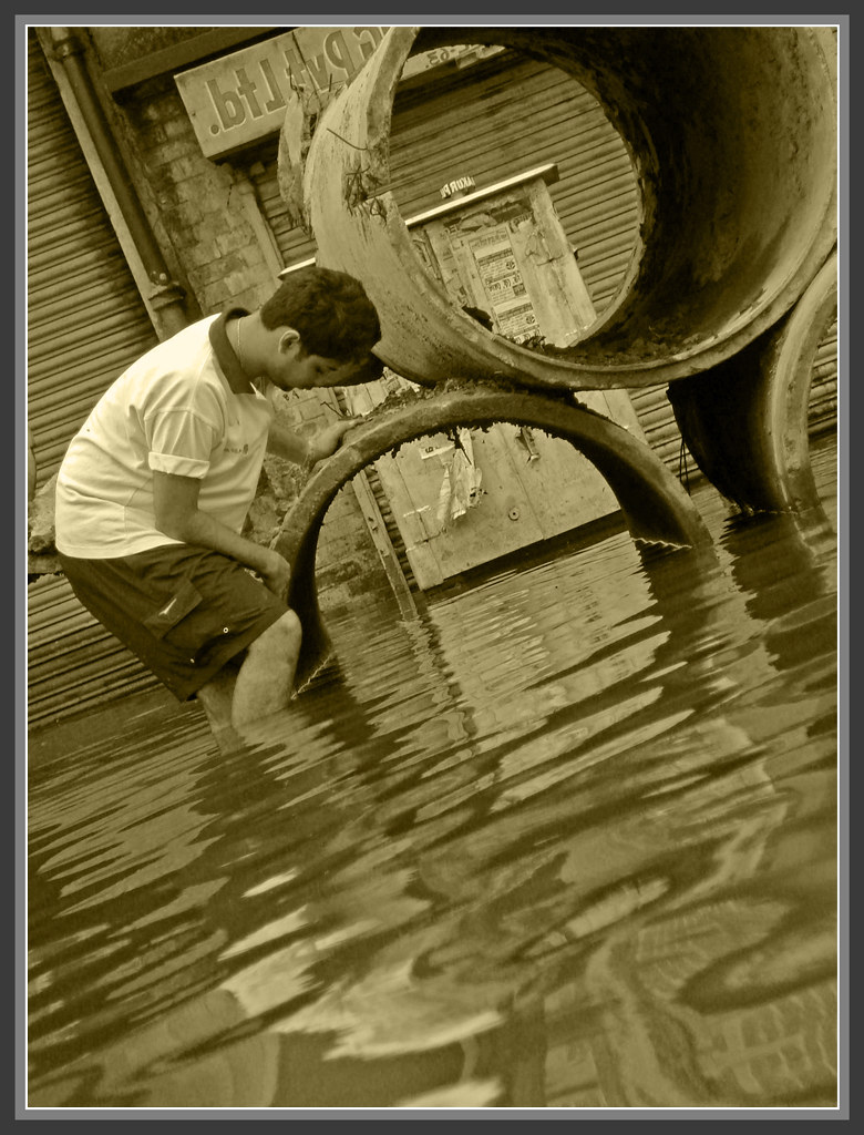 Waterlogged street image for urban waterlogging risk report