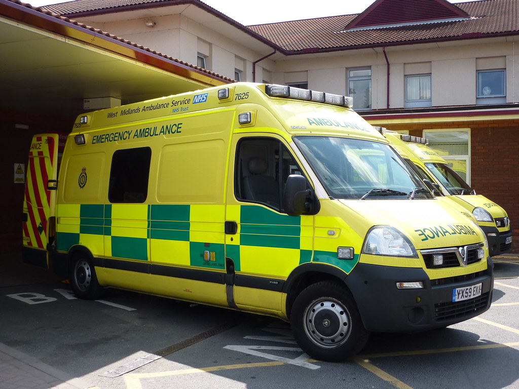 Emergency ambulance representative image for city crash response reminder