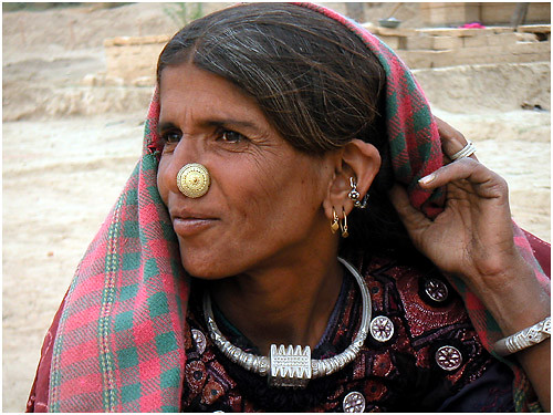 Gold jewellery representative image for India gold market news