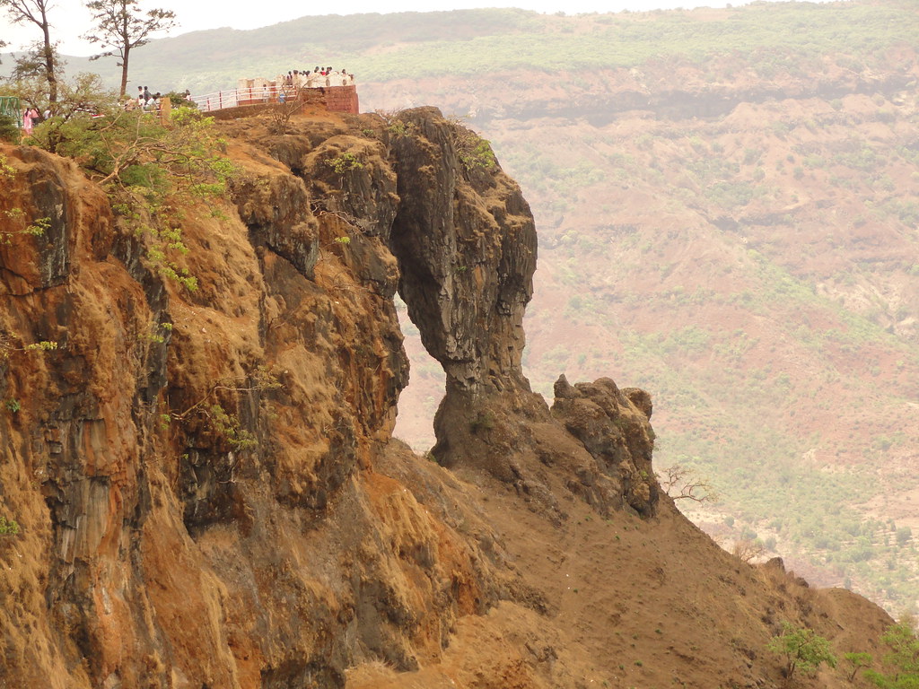 Hill road viewpoint representative image for monsoon weekend travel news