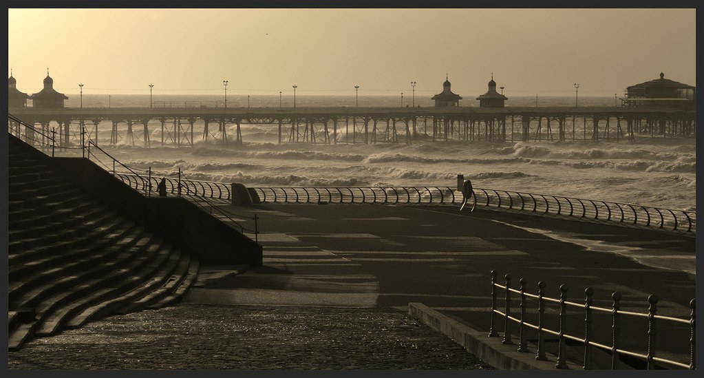 Rough sea representative image for coastal weather warning